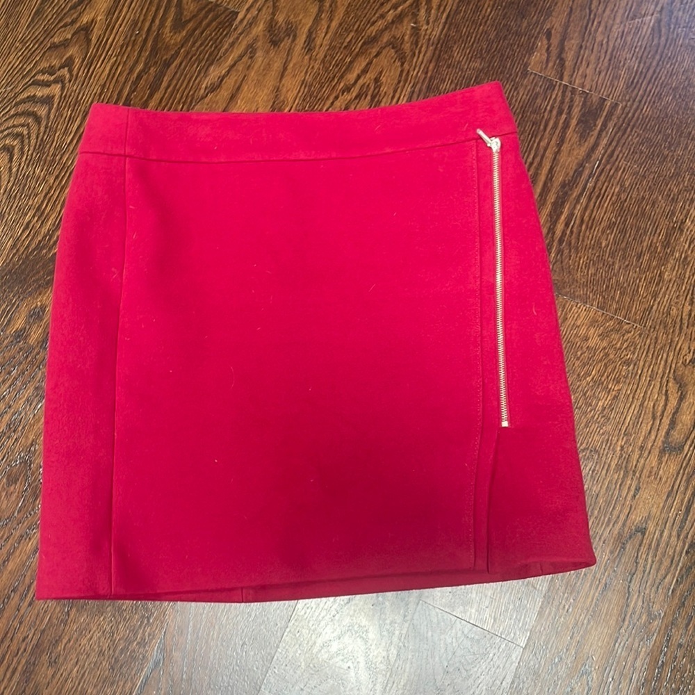♡White House, Black market thick red shirt